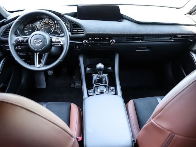 Mazda 3 2.5L SkyActiv e-Skyactiv