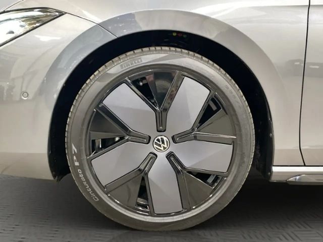 Volkswagen Passat 1.5 eTSI DSG R-Line Variant