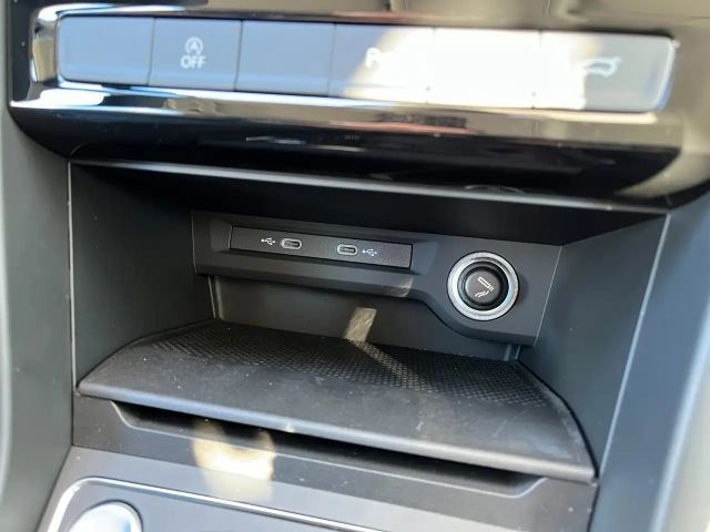 Volkswagen Touran 1.5 TSI DSG R-Line