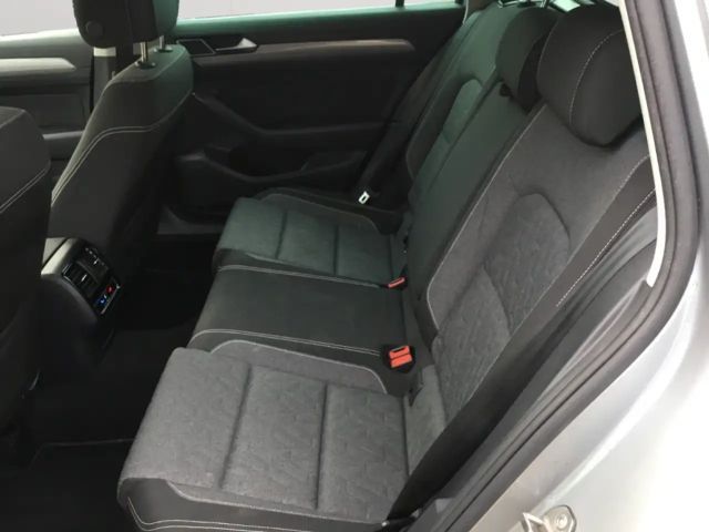 Volkswagen Passat Business DSG