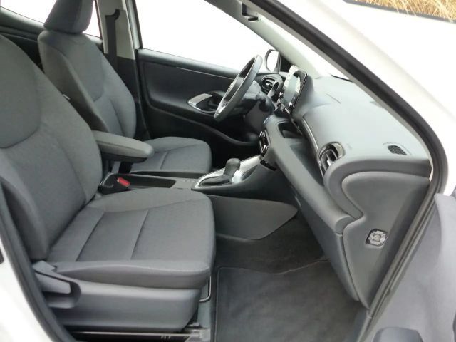 Toyota Yaris Hatchback Hybride Team D