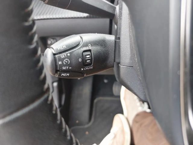 Peugeot E-208 Allure Pack