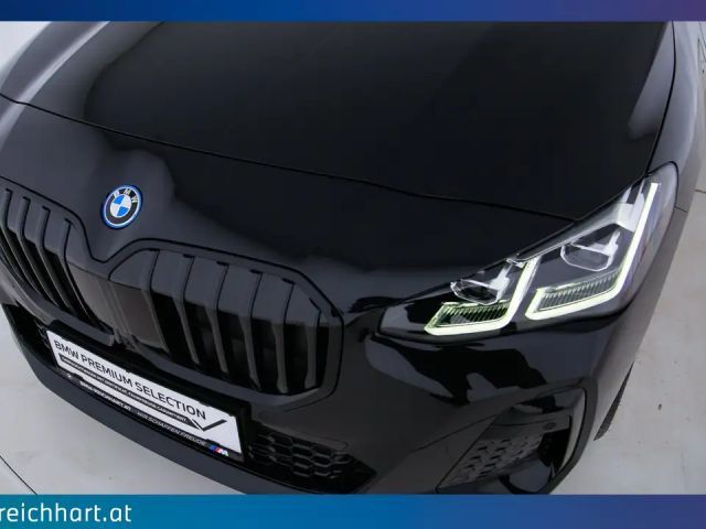 BMW 230 Sedan xDrive