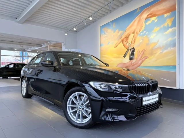 BMW 320 320i Sedan xDrive