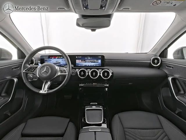 Mercedes-Benz A 180 Hatchback Progressive
