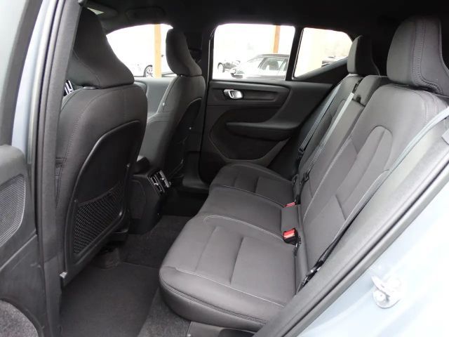 Volvo XC40 AWD Plus Recharge Twin Engine