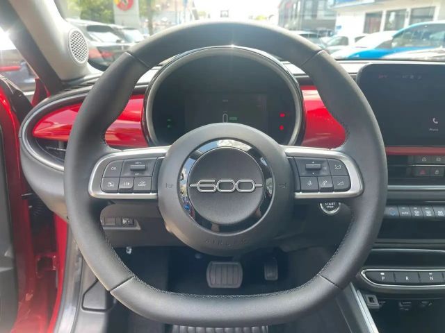 Fiat 600e (RED) Klima LED Sondermodell