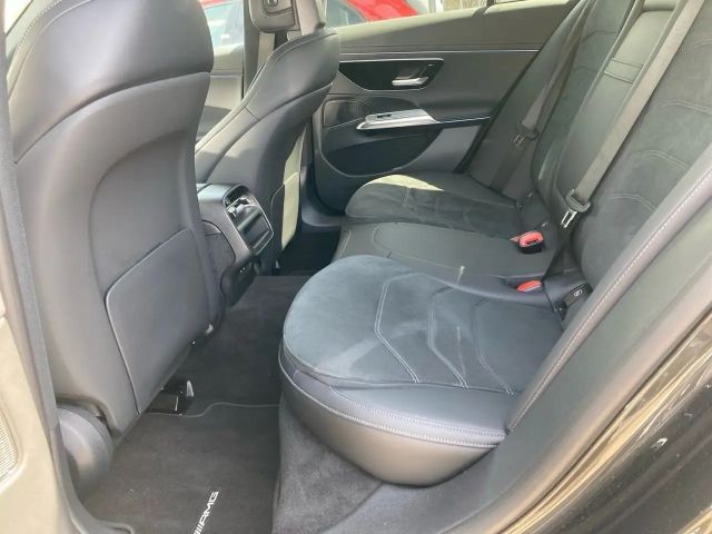 Mercedes-Benz E 200 AMG Line Sedan