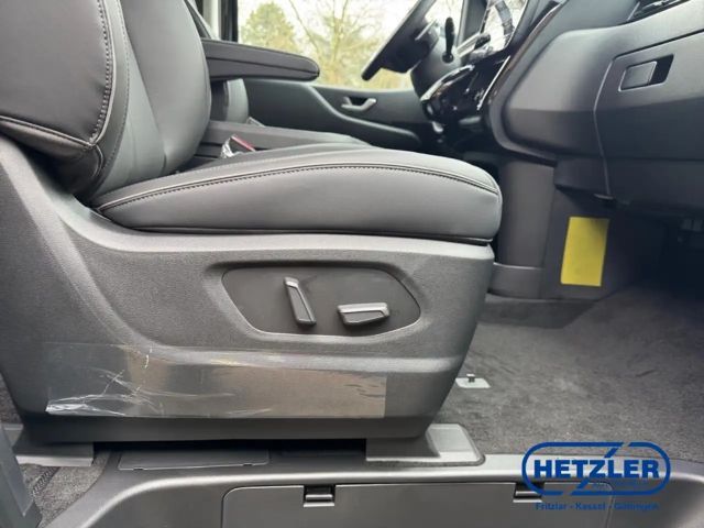 Hyundai Staria Signature