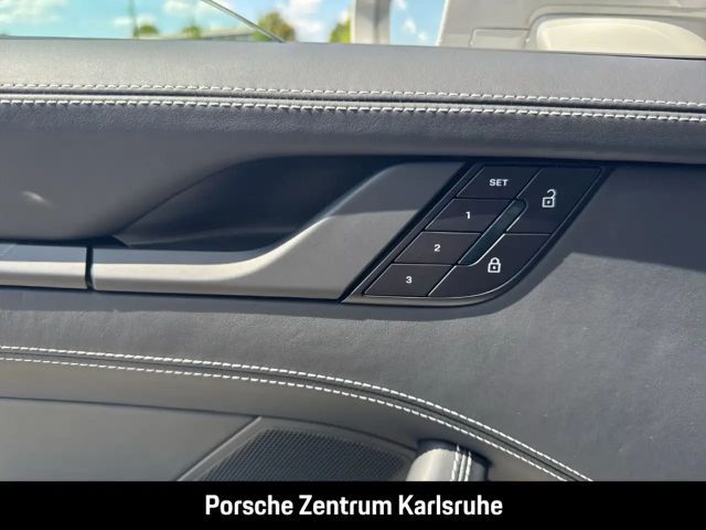 Porsche 992 Cabrio Carrera GTS