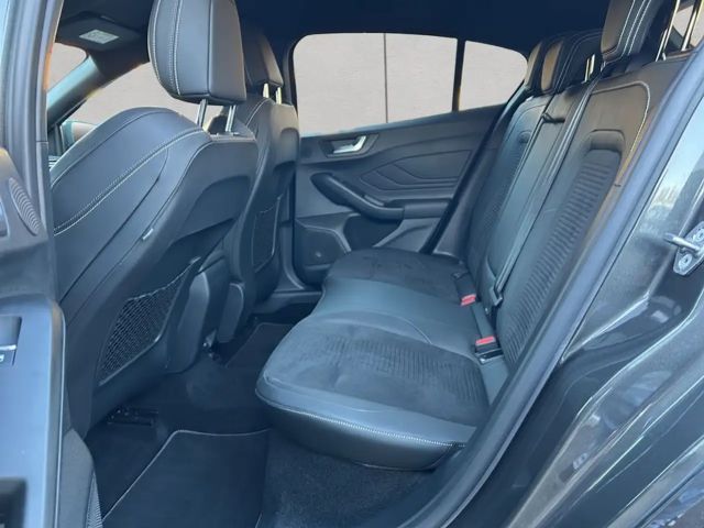 Ford Focus EcoBoost ST Line