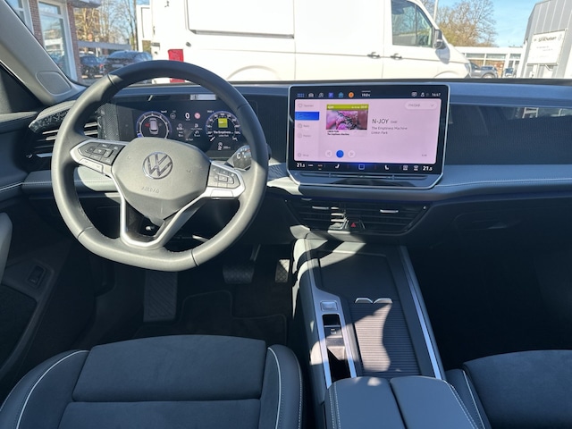 Volkswagen Passat 1.5 eTSI Business Variant