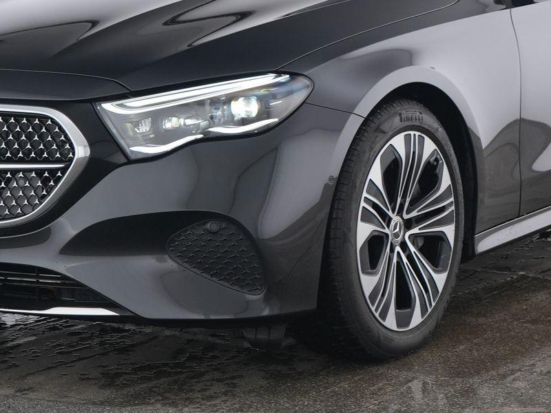 Mercedes-Benz E 200 AVANTGARDE Sedan