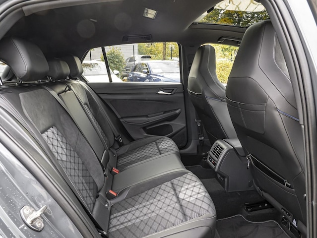 Volkswagen Golf 1.5 eTSI DSG Golf VIII R-Line