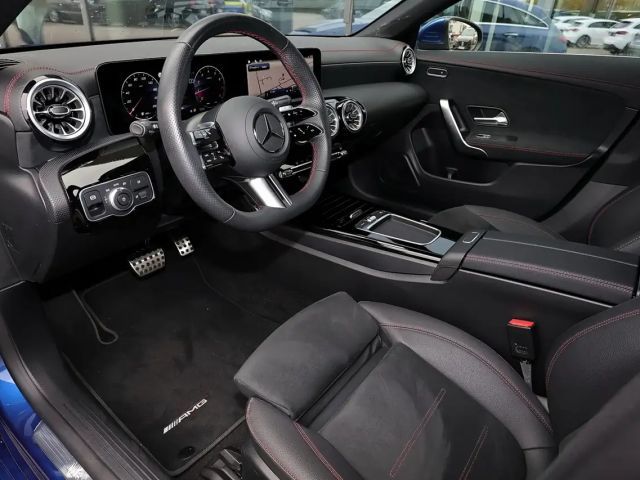 Mercedes-Benz CLA 200 AMG Line