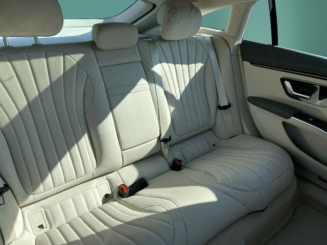 Mercedes-Benz EQS 450 Sedan