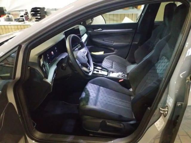 Volkswagen Golf 1.5 eTSI DSG Golf VIII R-Line