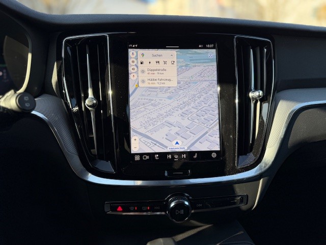 Volvo V60 AWD Dark Plus Recharge T8