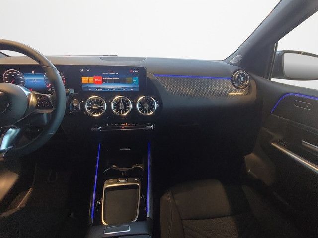 Mercedes-Benz B 180 Sedan