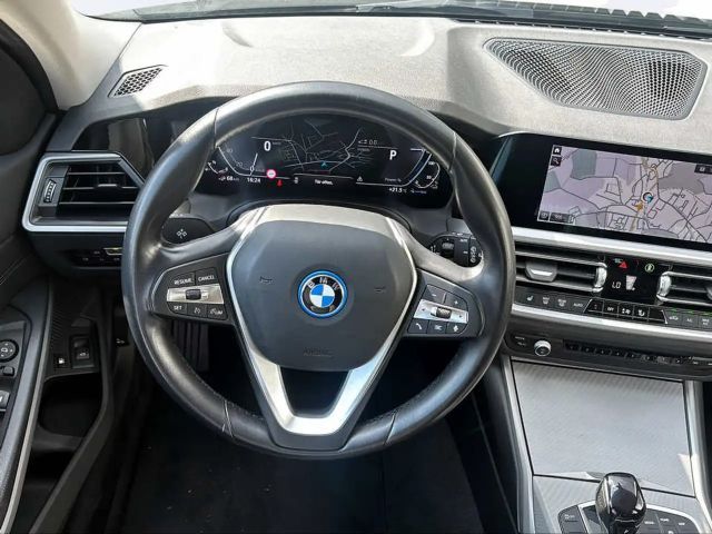 BMW 320 320e Touring