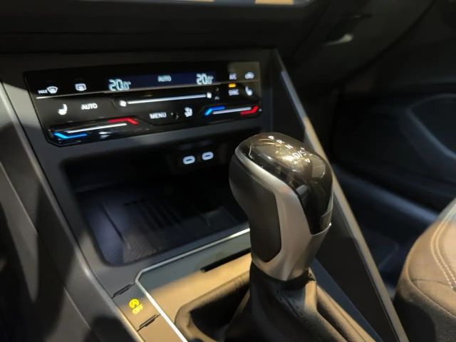 Volkswagen Taigo 1.0 TSI DSG R-Line