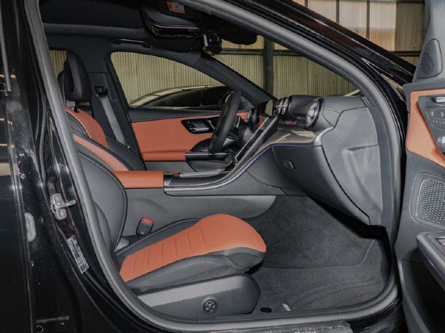 Mercedes-Benz C 200 AMG Line Sedan