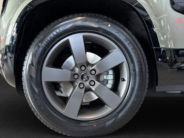 Land Rover Defender 110 D250 Dynamic SE