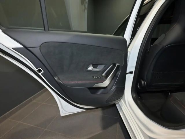 Mercedes-Benz A 250 4MATIC AMG Line