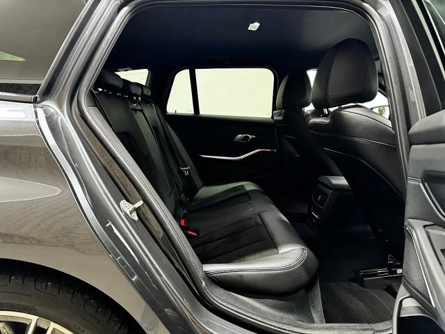 BMW 330 330e M-Sport Touring xDrive
