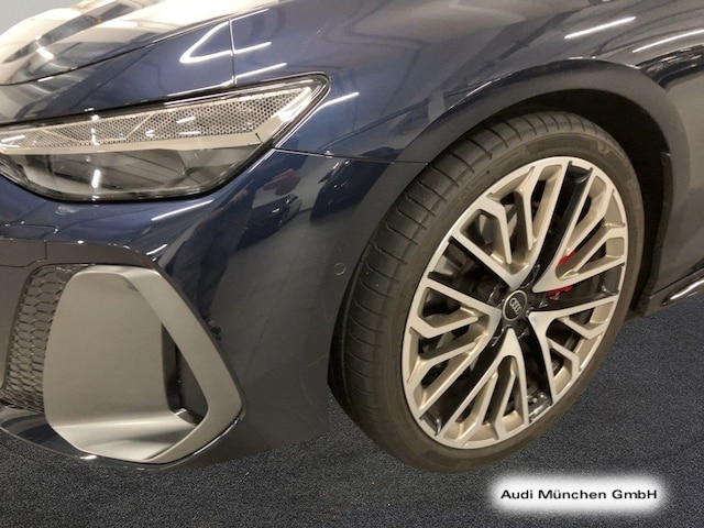 Audi A6 Avant Quattro S-Tronic