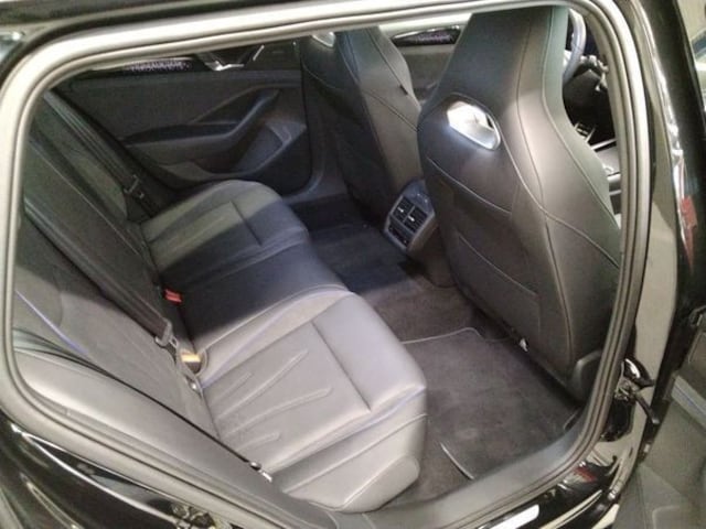 Volkswagen Passat 4Motion DSG R-Line Variant