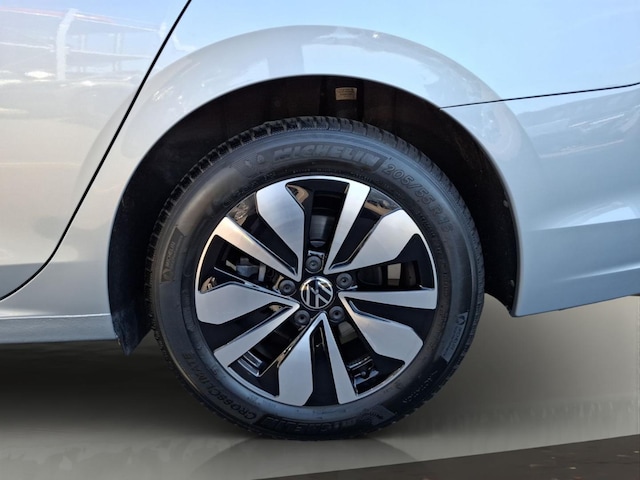 Volkswagen Golf Life Variant