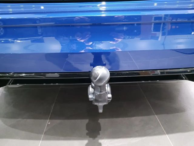 Volkswagen Golf 1.5 eTSI R-Line Variant