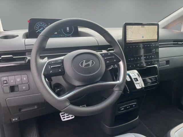 Hyundai Staria Signature