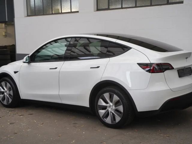 Tesla Model Y AWD Long Range