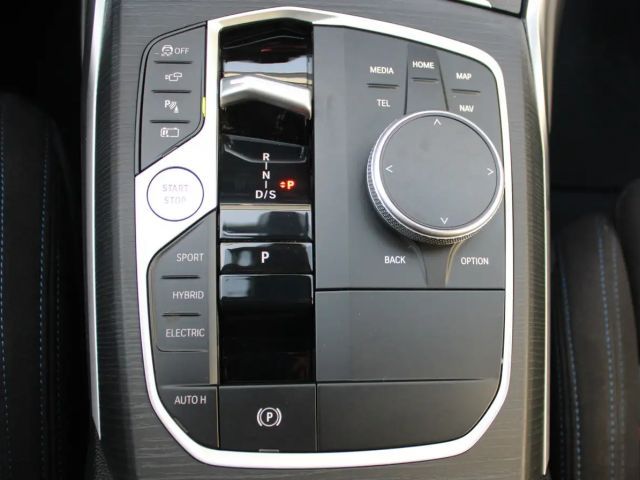 BMW 330 330e M-Sport Touring xDrive