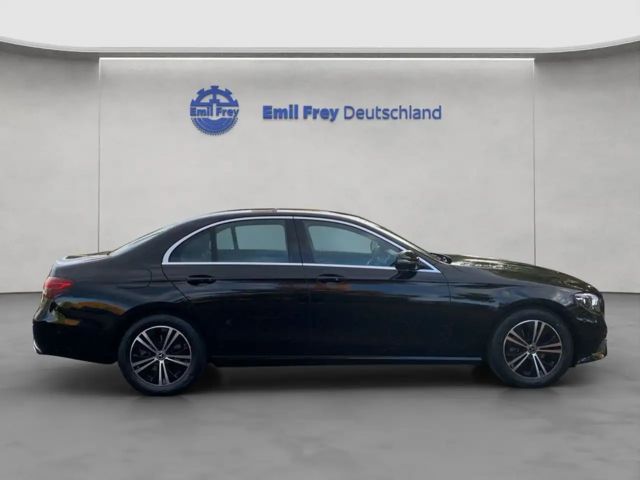 Mercedes-Benz E 220 Sedan