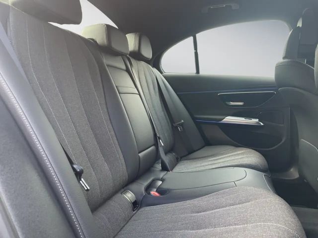 Mercedes-Benz E 220 E 220 d Sedan