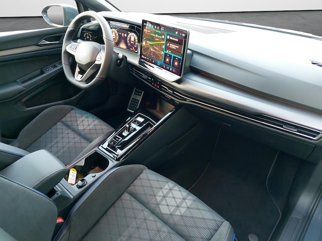 Volkswagen Golf 1.5 eTSI DSG R-Line