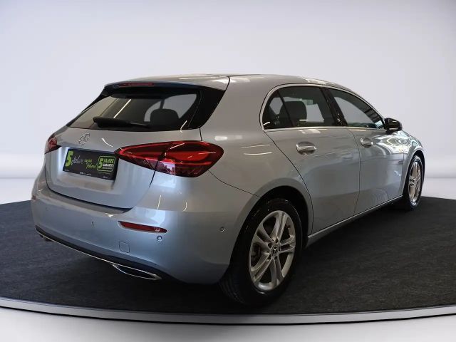 Mercedes-Benz A 180 LENKRADHEIZUNG LED HP KAMERA