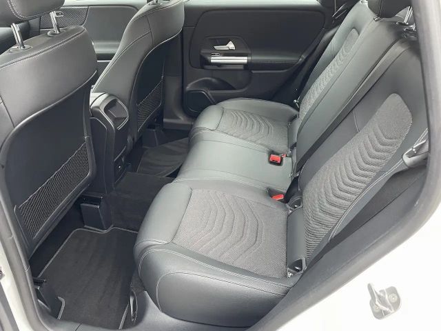 Mercedes-Benz B 180 Progressive Sedan