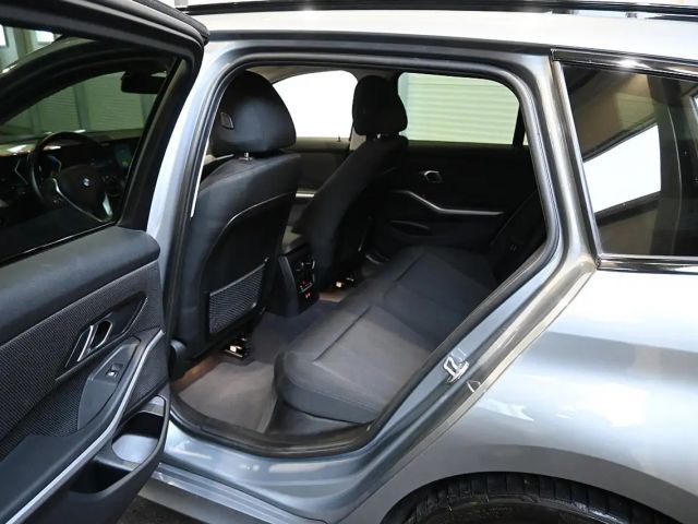 BMW 320 320d Touring xDrive