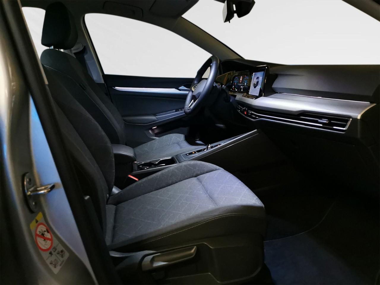 Volkswagen Golf 1.5 eTSI DSG Life Variant