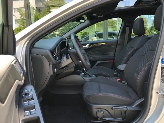 Ford Focus EcoBoost ST Line