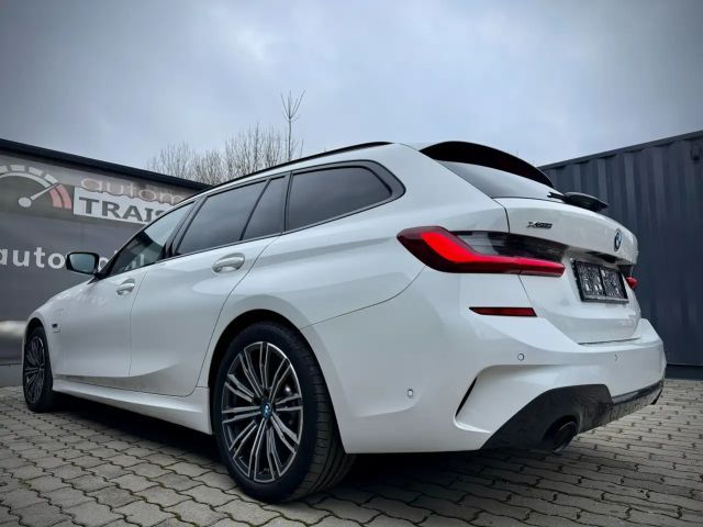 BMW 330 330e M-Sport xDrive