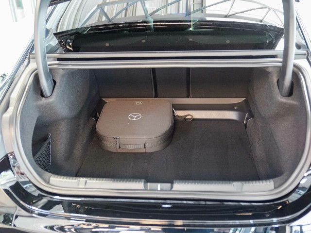 Mercedes-Benz EQE 300 Sedan