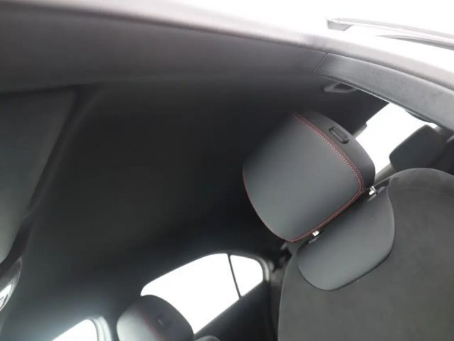 Mercedes-Benz A 200 A 200 d AMG Line