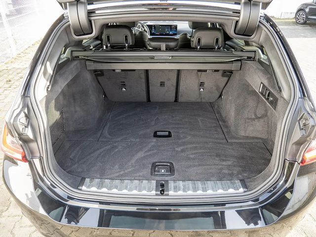 BMW 318 318i M-Sport Touring