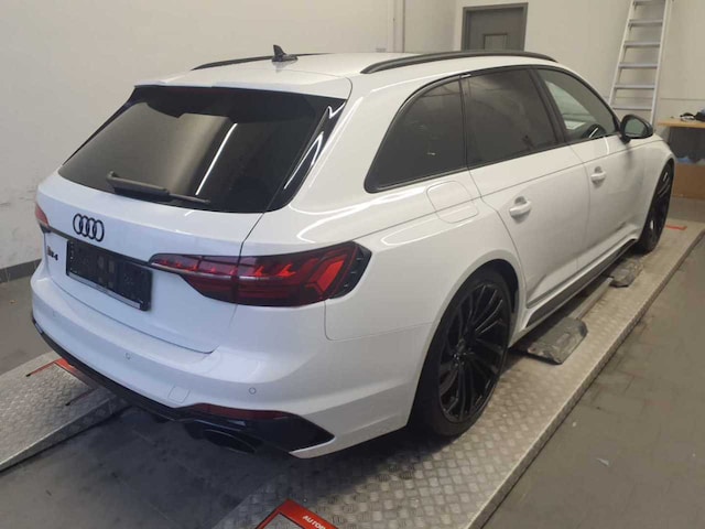 Audi RS4 Avant Quattro