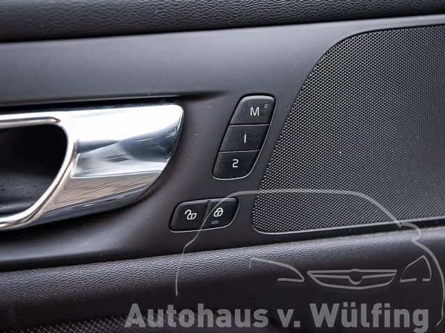 Volvo S60 AWD R-Design Recharge